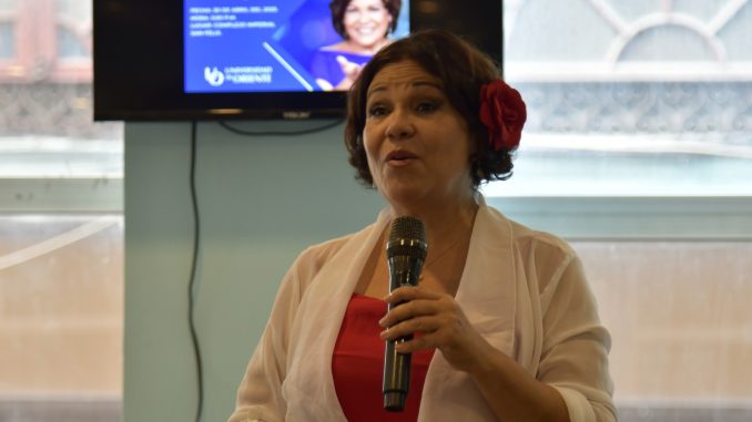 Ofrece la cantante Ivette Cepeda emotiva Conferencia de Prensa a propósito de sus presentaciones en nuestra ciudad