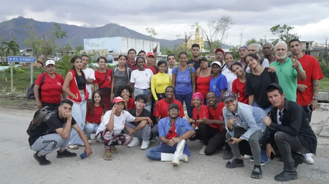 Nuestros estudiantes honran el legado de Fidel con su entrega a las familias afectadas por Melisa