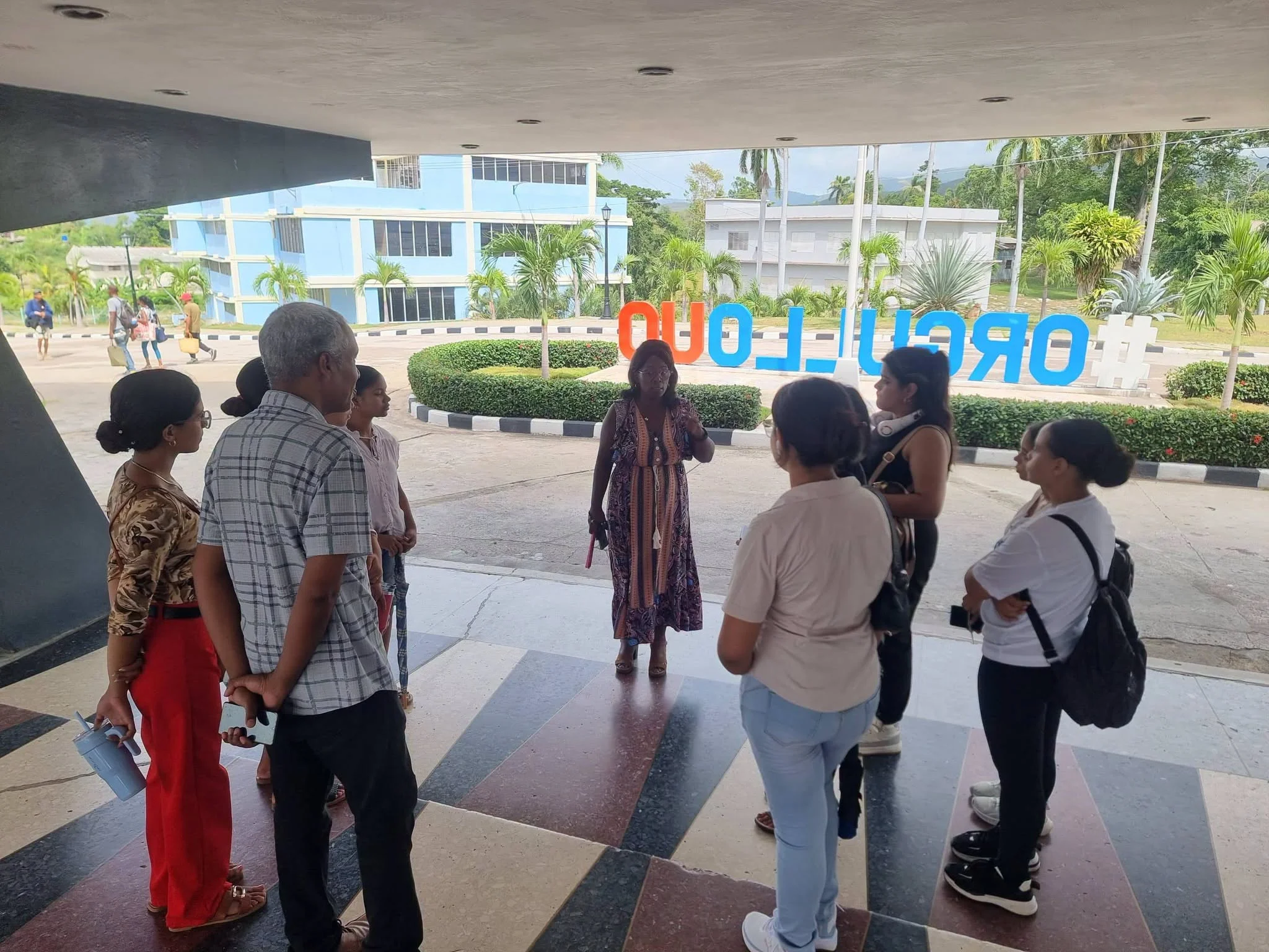 Realiza la Rectora, junto al Vicerrector Primero, recorrido por distintas facultades de la sede Antonio Maceo